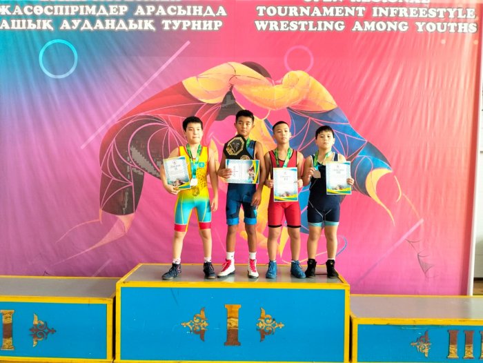 Юные борцы из Мангистау завоевали шесть медалей на республиканском турнире в Аксае