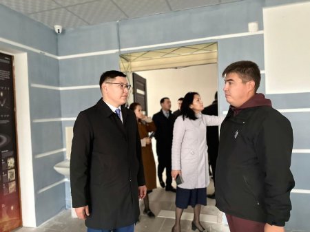 Аким города Актау ознакомился с ходом ремонтных работ и функционированием тепловой сети в учебных заведениях города