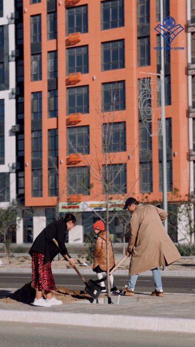 Активисты высадят в Актау 124 саженца ясеня