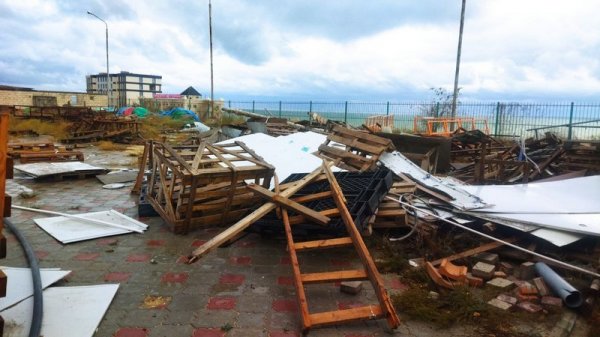 Свалка после стройки ЖК: Кто будет разгребать мусор в Актау