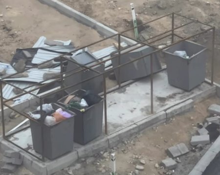 Последствия сильного ветра публикуют жители Актау: объявлено новое штормовое предупреждение