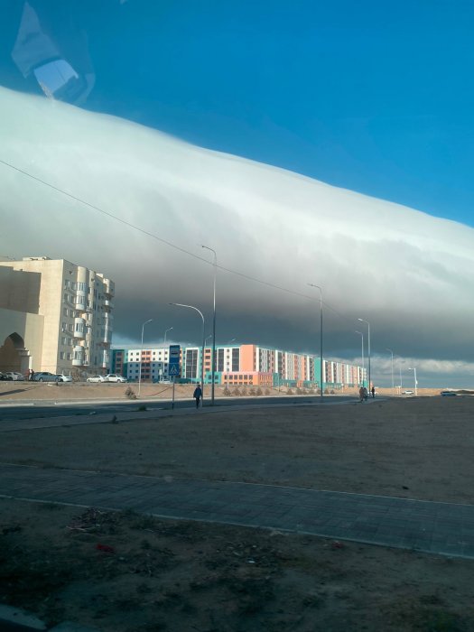 «Божественное одеяло»: необычные облака удивили жителей Актау