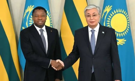 Токаев обсудил международное сотрудничество с президентом Того