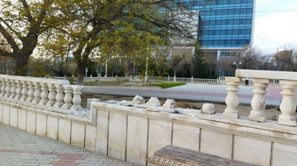 «Убитый» бульвар: почему продолжаются акты вандализма в Актау