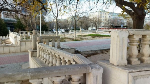 «Убитый» бульвар: почему продолжаются акты вандализма в Актау