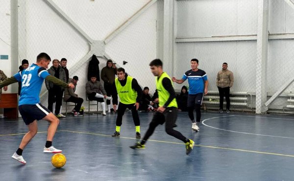 Военные «сразились» в мини-футболе в Актау