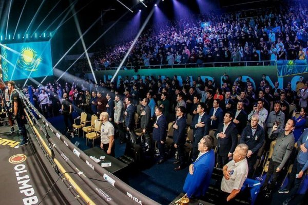 Несмотря на нокдаун боксёр из Мангистау победил россиянина