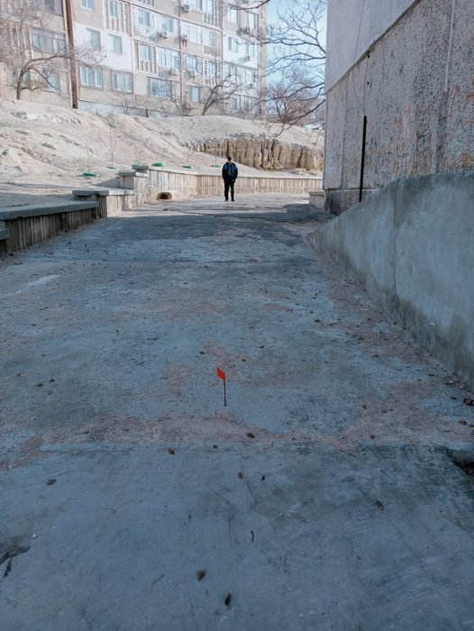 Жители 14 микрорайона Актау: Может хватит уже пристроек?