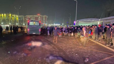 Автобус въехал в толпу людей в Алматы. Есть погибшие