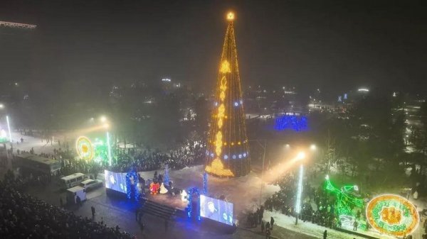 Елку зажгли в Актау: а как в других городах?