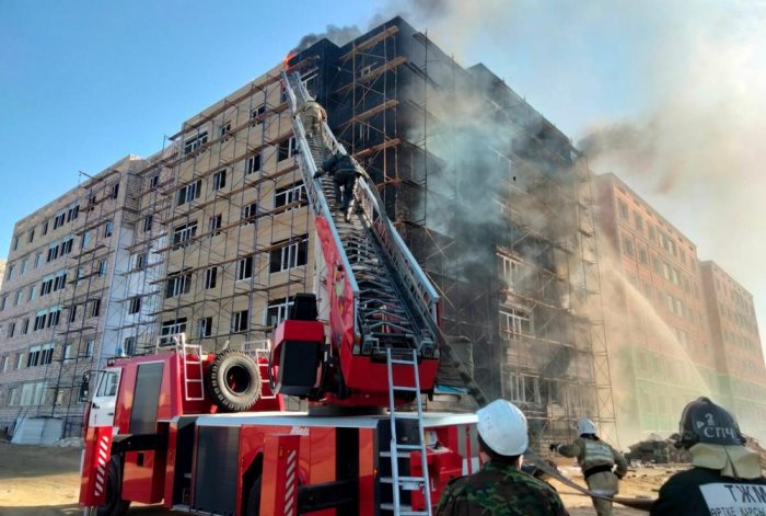 Не в первый раз: в 2021 году жилой комплекс «7Qazyna» в Актау уже горел