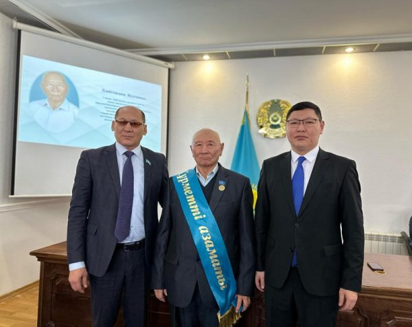 Кто стал «Почётным гражданином Актау»