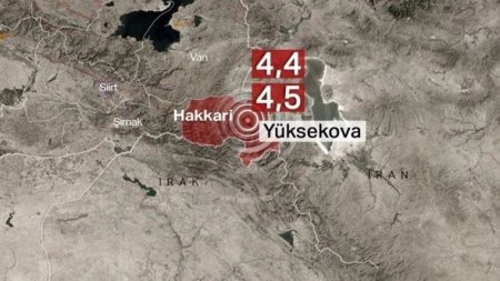 В Турции произошли три землетрясения. Люди решили встречать Новый год в машинах 