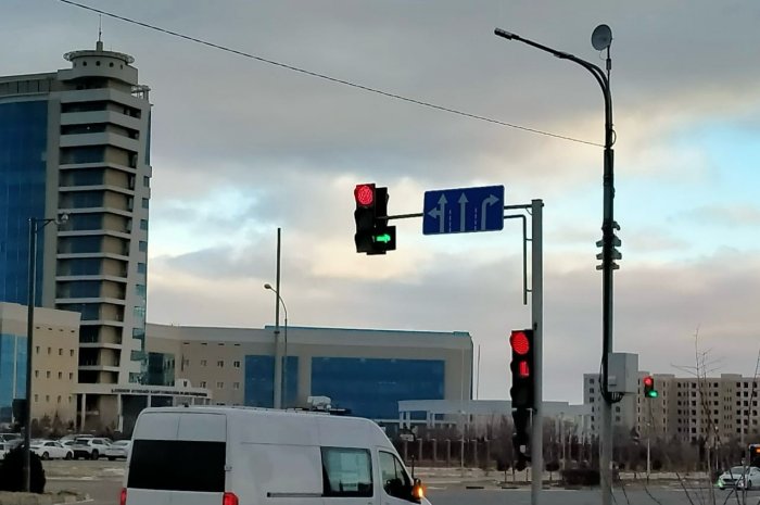 В Актау установили два дополнительных светофора