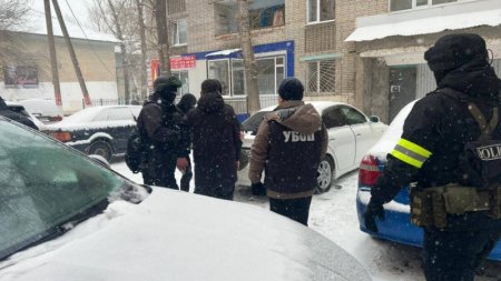 Вымогавшего миллион долларов казахстанца задержали сотрудники УБОП