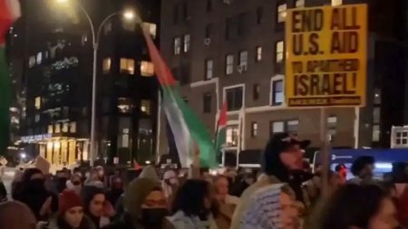 "Руки прочь от Йемена": демонстрация в поддержку Йемена и Палестины началась в Нью-Йорке