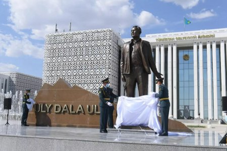 «Кто ж его посадит!»: сколько в мире осталось памятников Нурсултану Назарбаеву