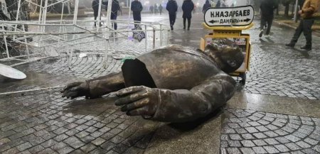 «Кто ж его посадит!»: сколько в мире осталось памятников Нурсултану Назарбаеву