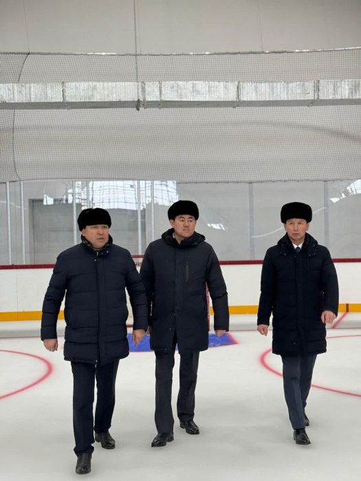 Строительство ледового катка в Жанаозене близится к завершению