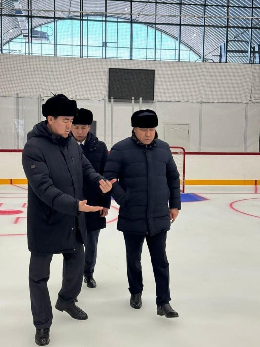 Строительство ледового катка в Жанаозене близится к завершению