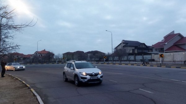 Крутой поворот: снизят ли аварийность новые дорожные знаки в Актау