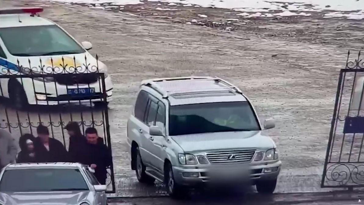 в магазине запрещено. закон о запрете проджи энегретиков подросткам. справедлив ли принятый салоном закон запрещающий. уважаемые покупатели. штраф за курение в подъезде жилого дома 2021.