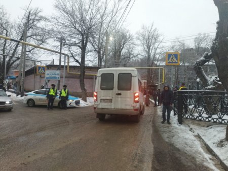 Сход оплывины в Алматы: семью из четырех человек ищут под завалами