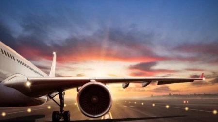 "Начался хаос": турист открыл дверь самолета и выпустил трап