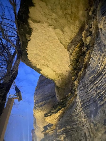 Обвал на Скальной тропе в Актау: начался ремонт