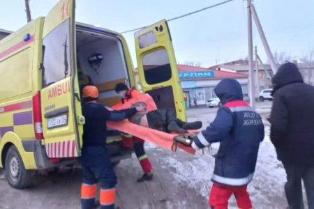 Мужчина упал в канализационный колодец в Атырау