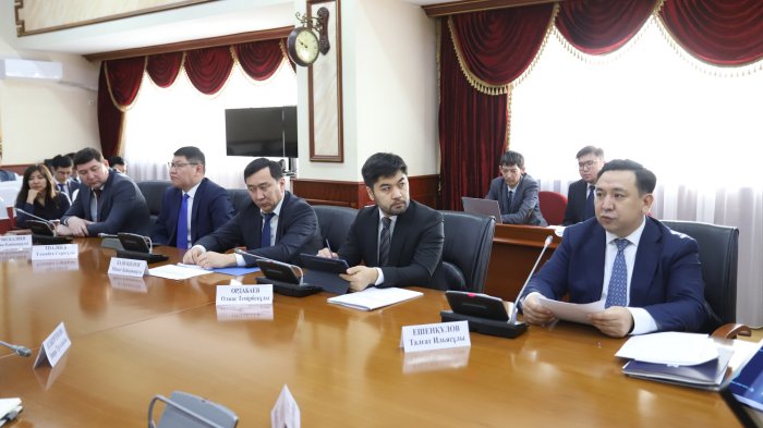 Вице-министр науки и высшего образования: Обучившихся по гранту выпускников мангистауских школ всего 4%