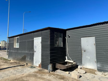 Чистоту на автобусных остановках проверили чиновники Актау