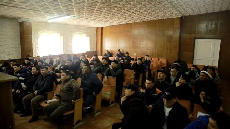 Компания «West Oil Software» начала собеседования с кандидатами на места уволенных сотрудников