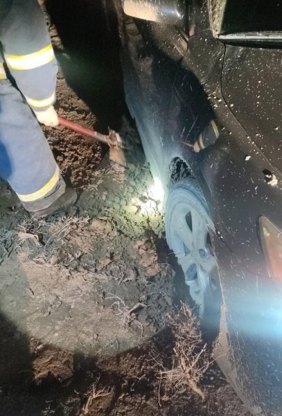 Легковой автомобиль с ребенком застрял на трассе Жанаозен-Актау