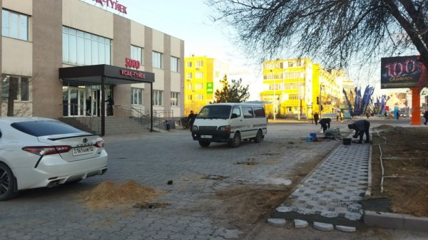 «Преграду» для пешеходов демонтировали в центре Актау