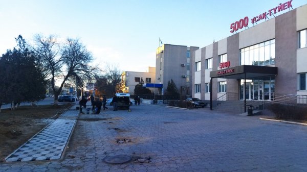 «Преграду» для пешеходов демонтировали в центре Актау