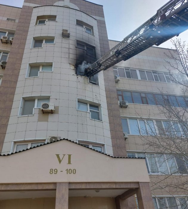 В Актау произошел пожар в жилом доме