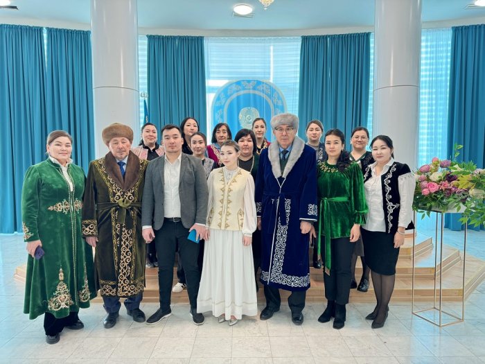 Молодая пара в Актау заключила брак в праздничный день Амал