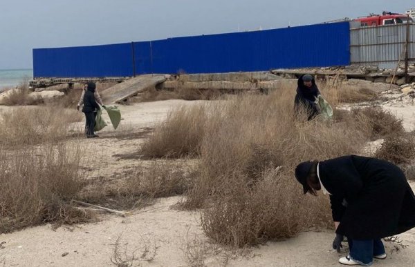 Госслужащие собрали около восьми тонн мусора в Актау