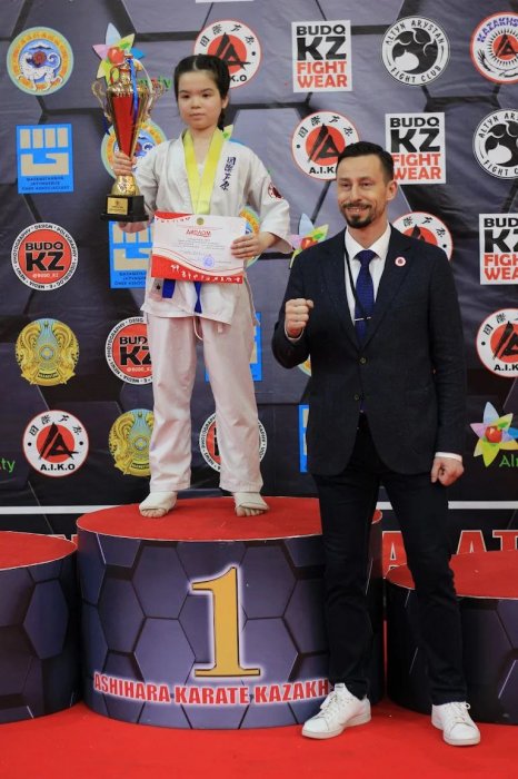 Спортсмены из Актау завоевали 11 медалей на чемпионате Казахстана по ашихара-каратэ