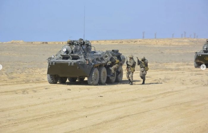 Укрытие от дронов и штурм зданий: на учебном полигоне «Оймаша» в Мангистау прошли ротные тактические учения