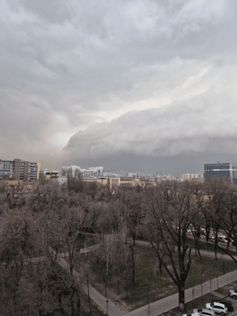 Алматинцы оказались в центре апокалипсиса