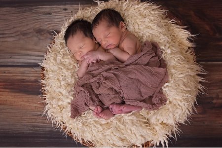 Казахстанка продала новорожденных близнецов за 500 тыс тенге