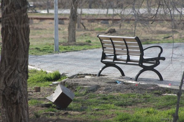 Парк разбитых фонарей: как сегодня выглядит «Акбота» в Актау