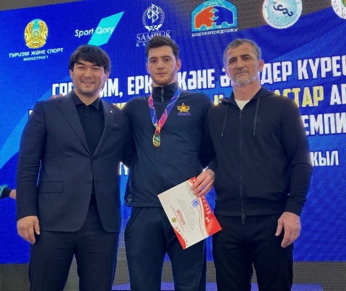 Борцы из Актау завоевали «золото» и «серебро» чемпионата Казахстана