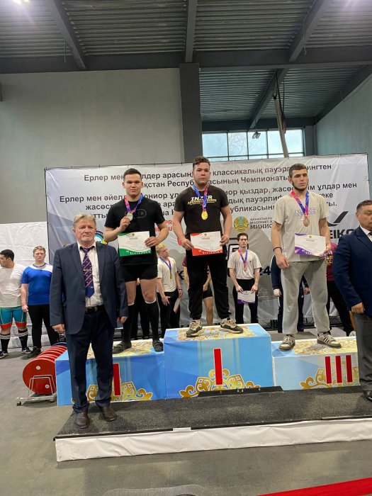Мангистауские пауэрлифтеры завоевали три медали на чемпионате страны