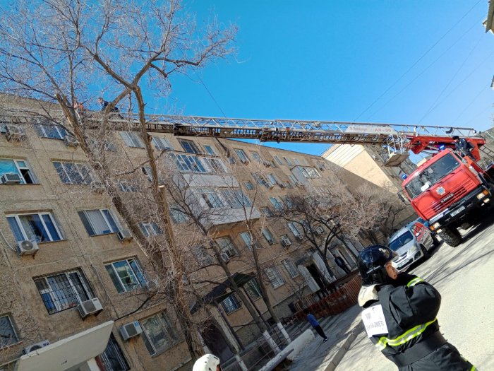 Семерых детей вызволили из запертых квартир за неделю спасатели Актау