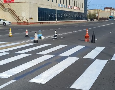 Шестиметровый пешеходный переход нарисовали в Актау