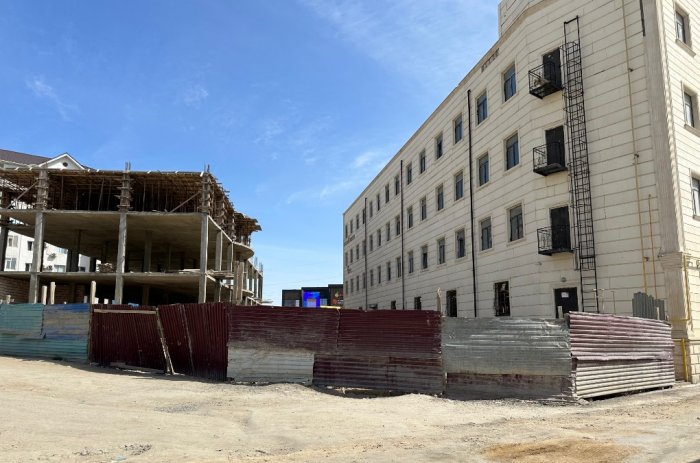 Аким Актау поручил построить временную дорогу в 16 микрорайоне