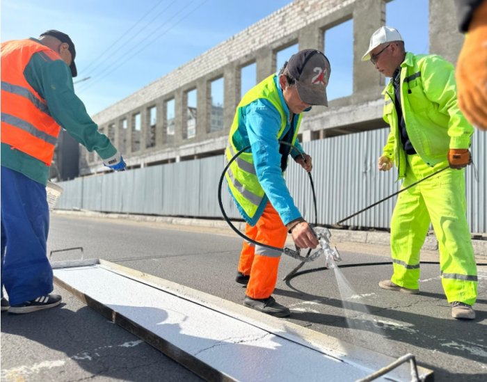 Аким  Актау поручил ускорить ямочный ремонт дорог